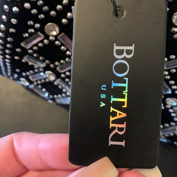 🆕New Bottari Black Handbag with Stones. - Picture 9 of 9